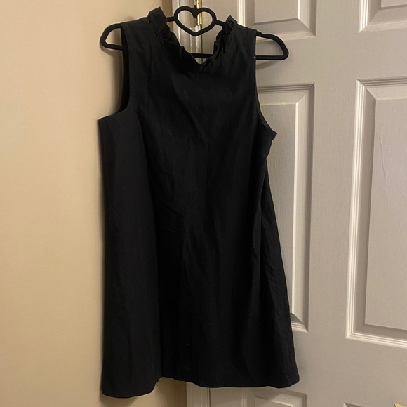 Vineyard Vines Dresses & Skirts - VINEYARD VINES Ruffle A-line/ Shift Dress